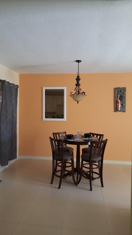 Apt 12, Executive Suites Ja - Palms Enfield Exterior foto