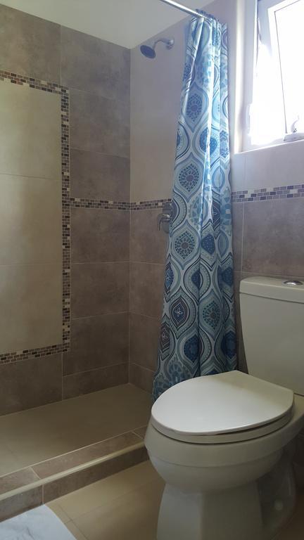 Apt 12, Executive Suites Ja - Palms Enfield Exterior foto