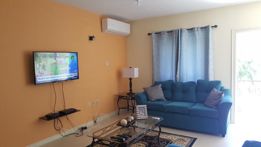 Apt 12, Executive Suites Ja - Palms Enfield Exterior foto